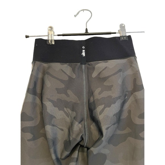Ultracor Camo Ankle Crop Leggings Women Size Medium Gray Active Stripe USA Eco - Picture 5 of 8